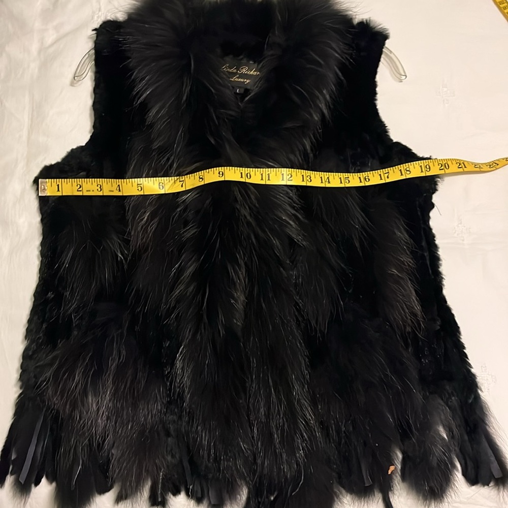 Linda Richards Fur Vest - Picture 9 of 10